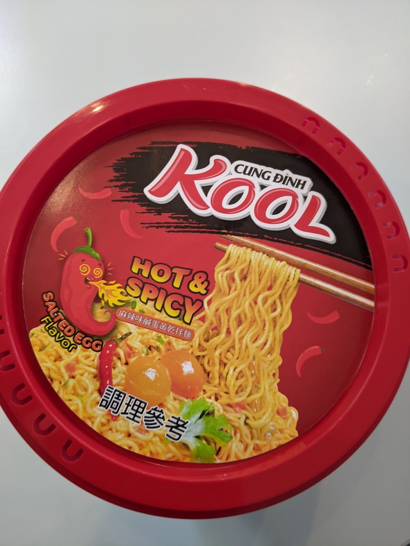 Cung Đinh Kool Hot and Spicy Salted Egg Flavor